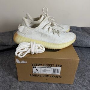 Adidas Yeezy Boost 350 V2 Shoes Mens 5 Womens 6.5 White Cream Sneakers CP9366